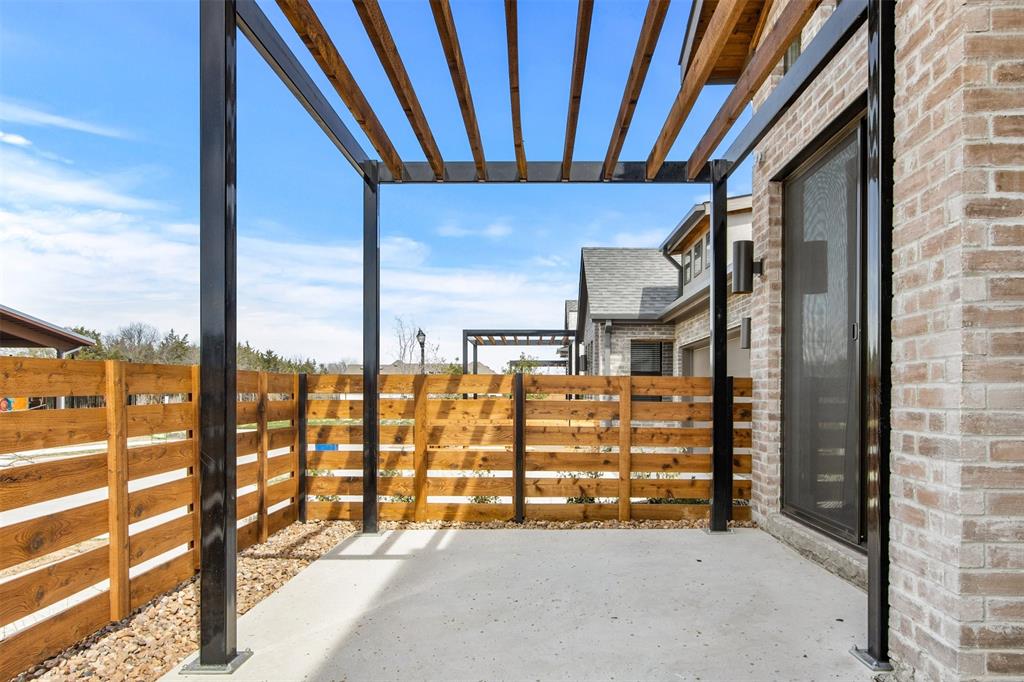 514 Sherwood Property Photo 4