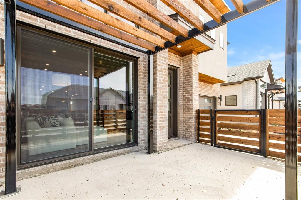 514 Sherwood Property Photo 5