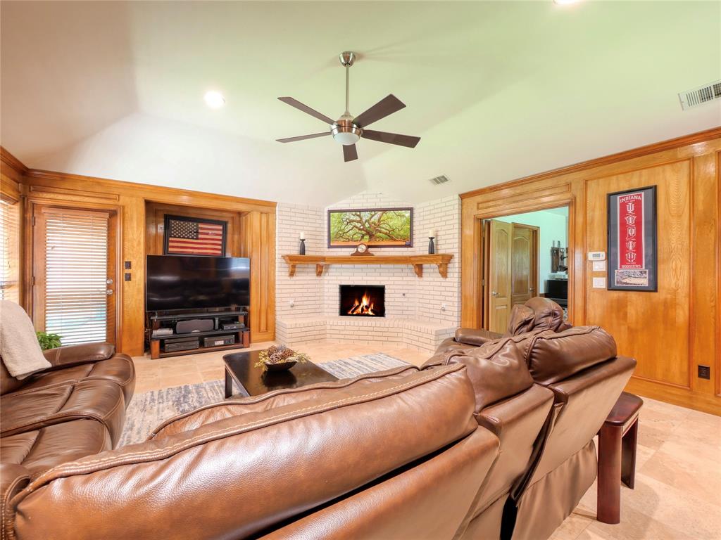 3406 Oak Trail Drive Property Photo 4