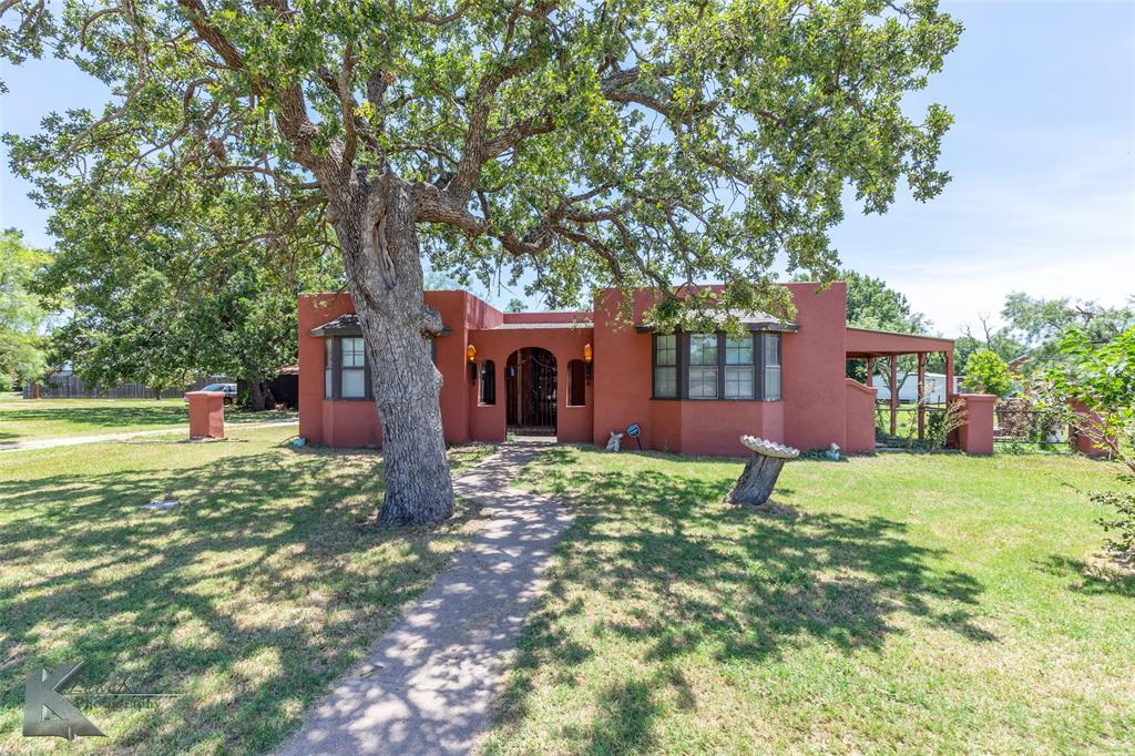 817 Tanglewood Drive Property Photo 1
