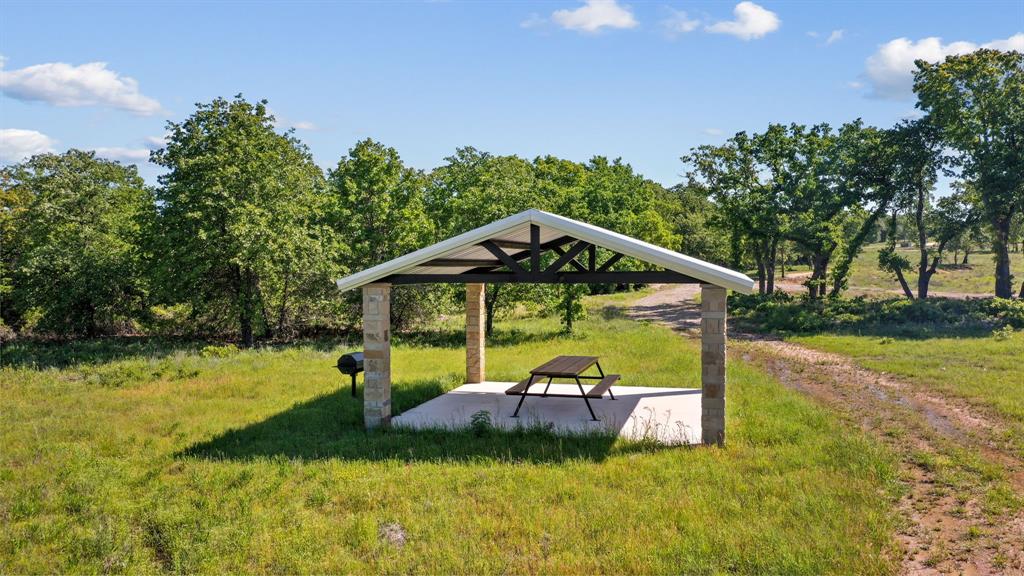 8025 Oak Grove Court Property Photo 6