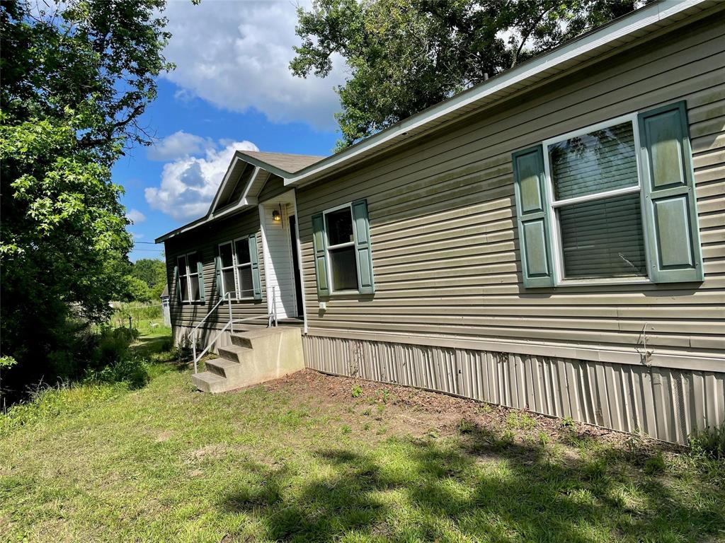 743 County Road 2950 Property Photo 1