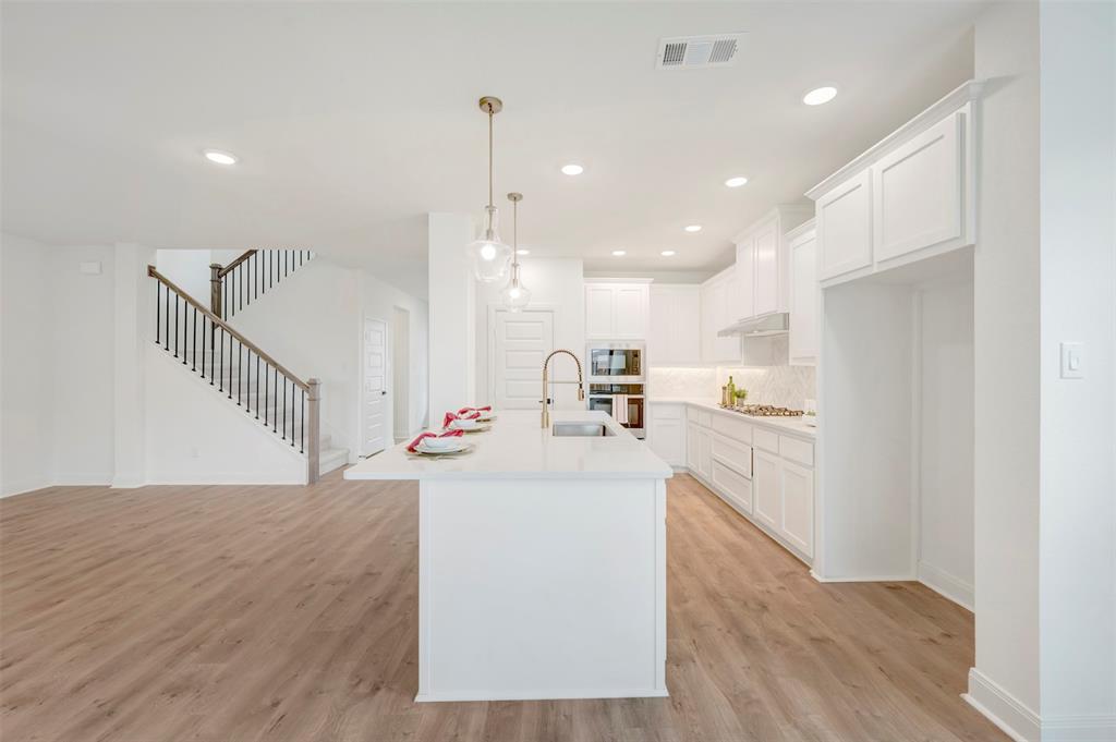 9713 Dahlia Boulevard Property Photo 10
