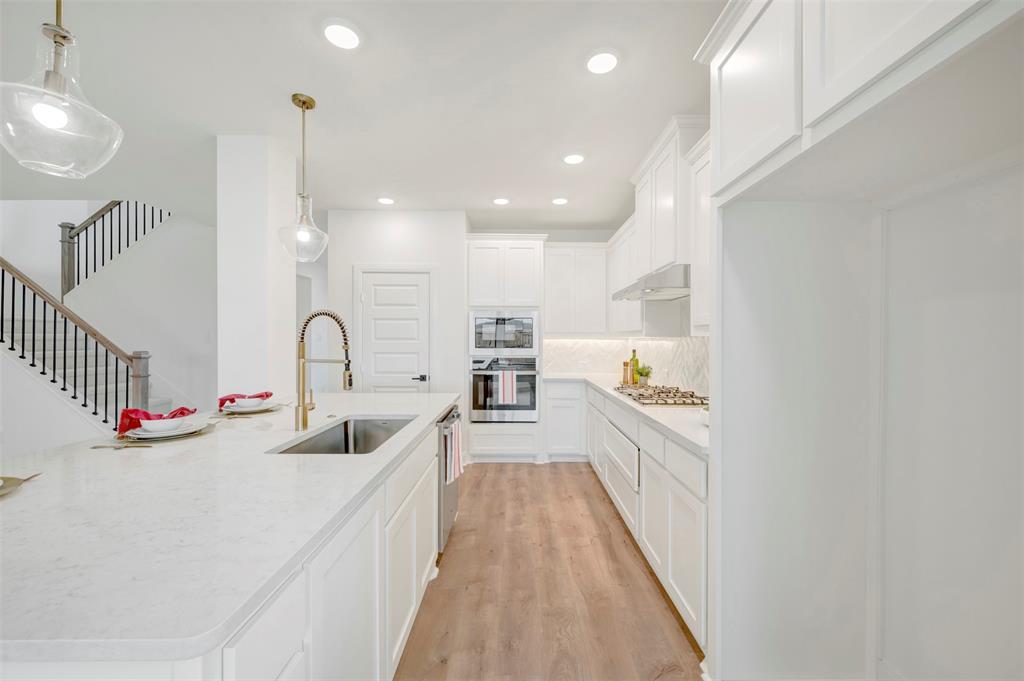 9713 Dahlia Boulevard Property Photo 11