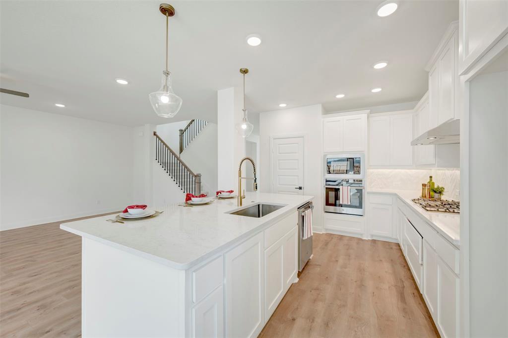 9713 Dahlia Boulevard Property Photo 12