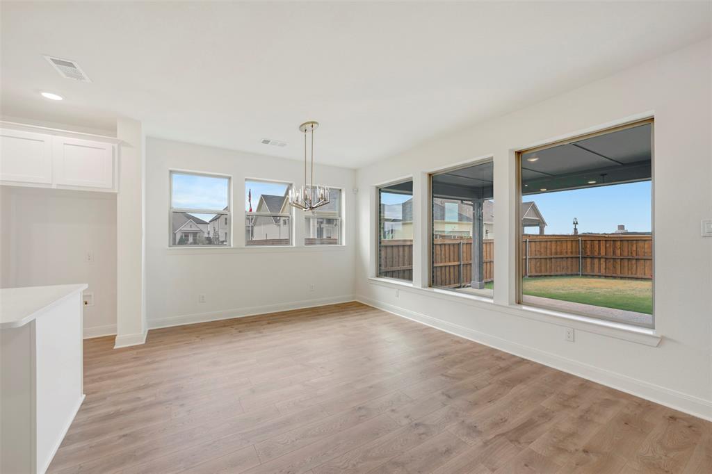 9713 Dahlia Boulevard Property Photo 14