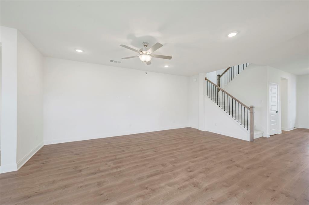 9713 Dahlia Boulevard Property Photo 17