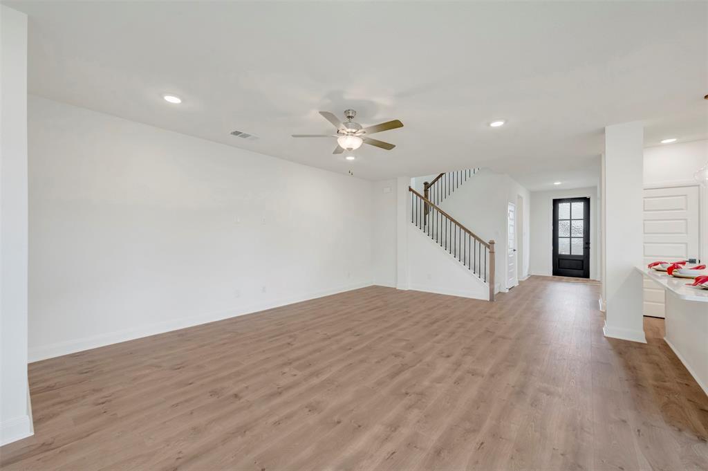 9713 Dahlia Boulevard Property Photo 18
