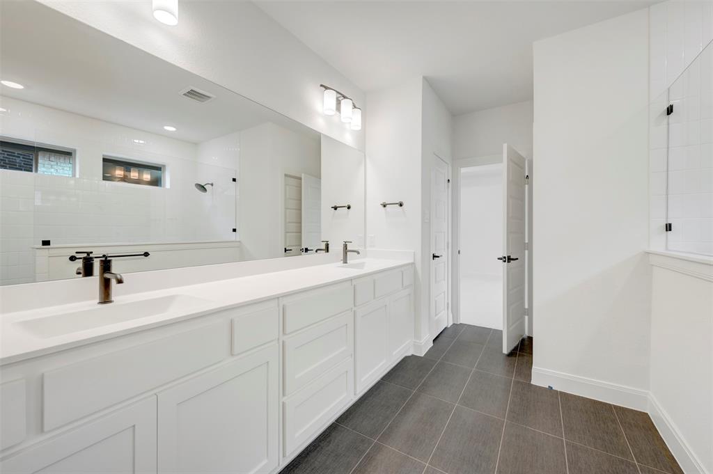 9713 Dahlia Boulevard Property Photo 28