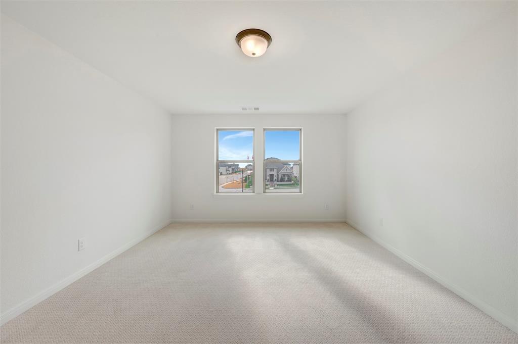9713 Dahlia Boulevard Property Photo 33