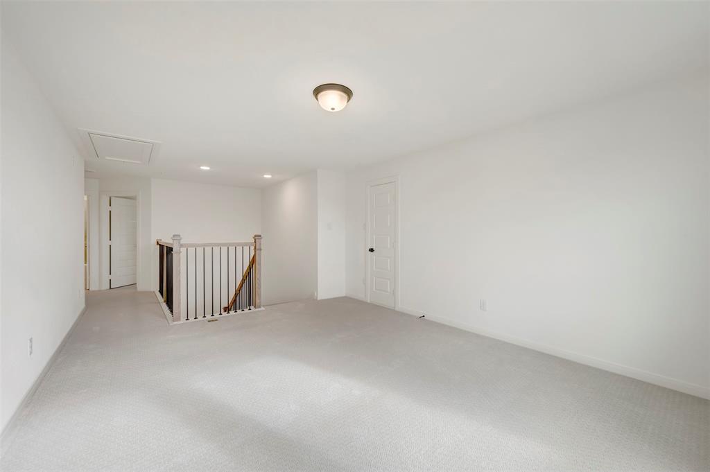 9713 Dahlia Boulevard Property Photo 34