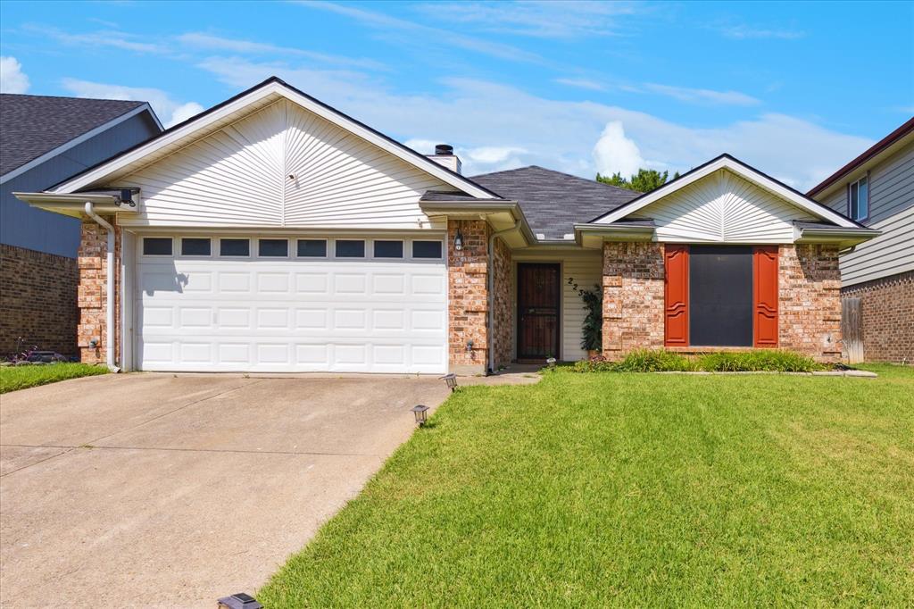 2232 Turf Club Drive Property Photo 1