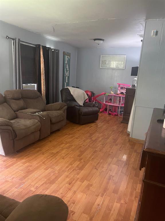 201 S Goddard Street Property Photo 2
