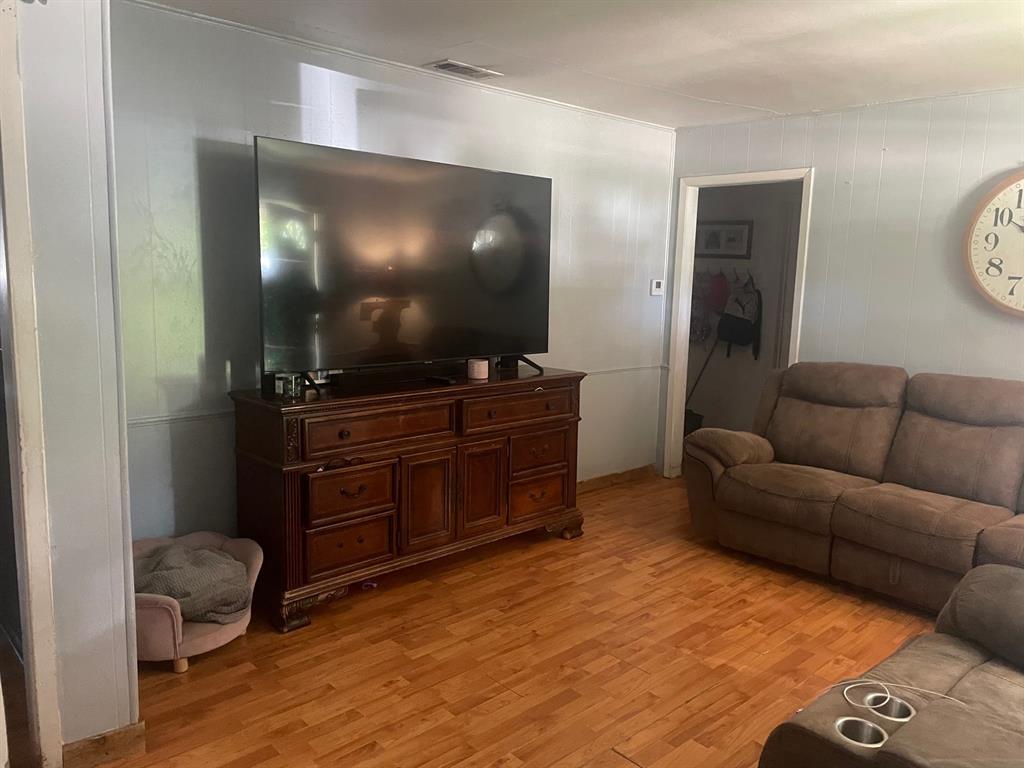 201 S Goddard Street Property Photo 3