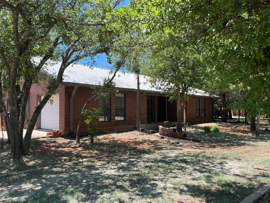 207 White Bear Cove Property Photo 1