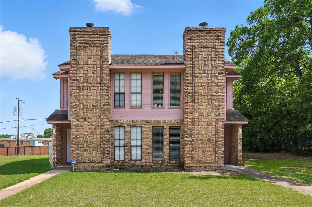 220 Davis Drive Property Photo 1