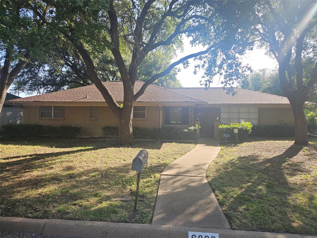 6829 Lancelot Court Property Photo 1