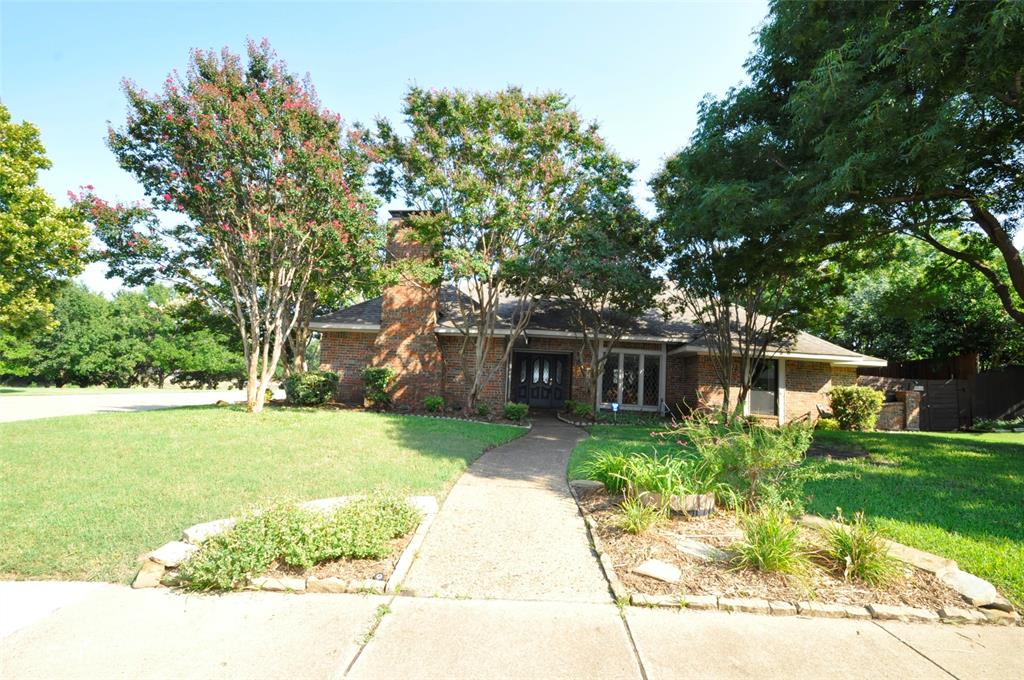 1700 Knob Hill Drive Property Photo 1