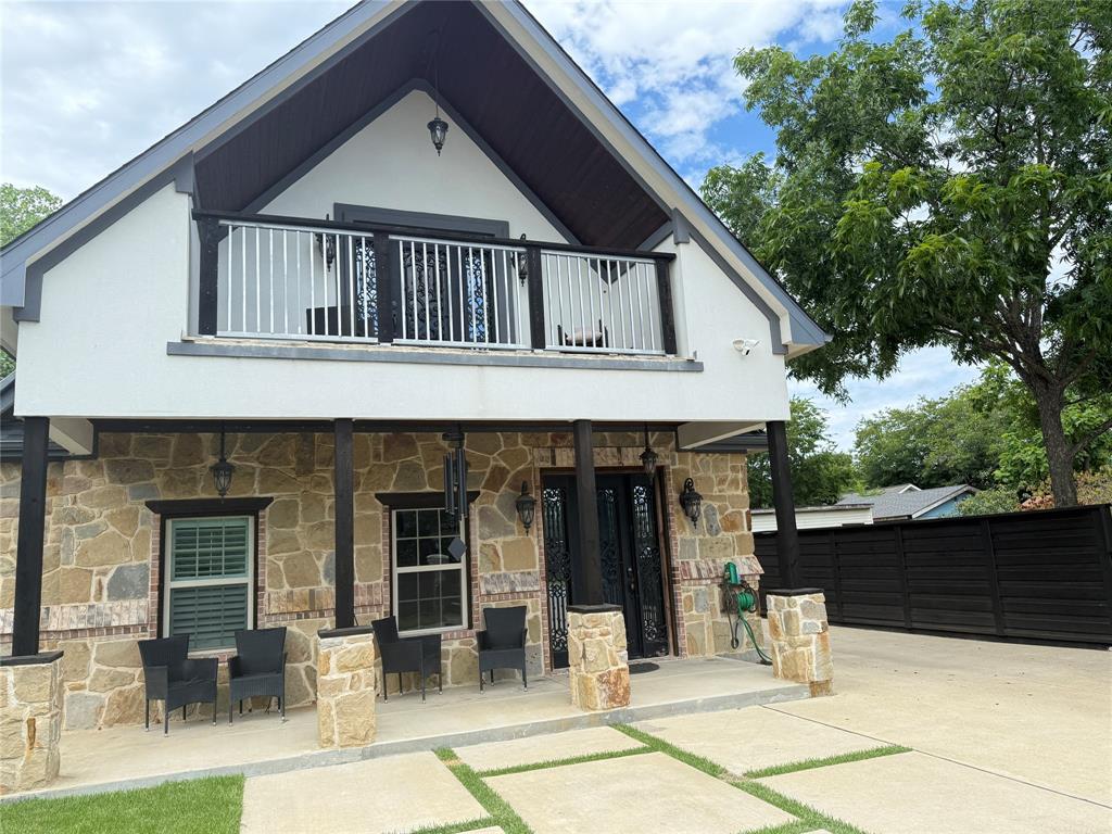 2219 Crystal Drive Property Photo 1