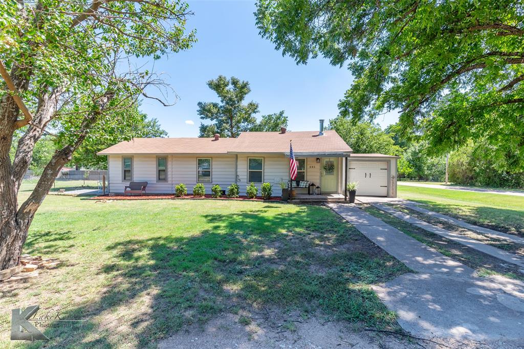 641 3rd Street Property Photo 4