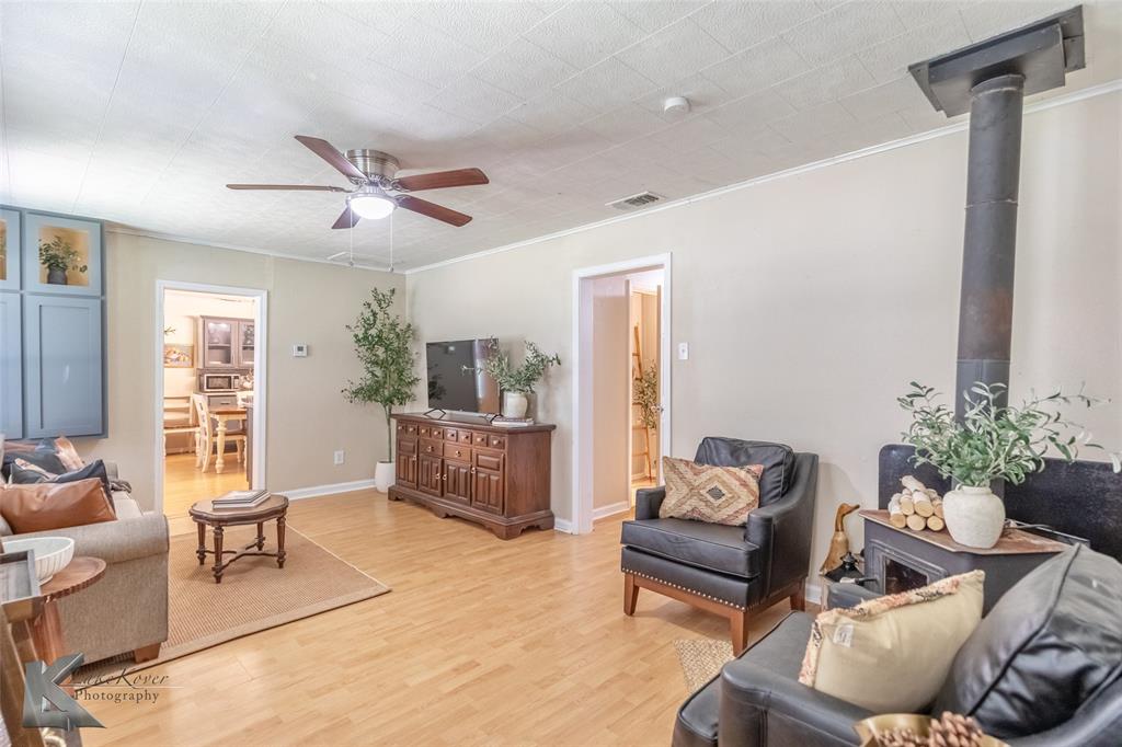 641 3rd Street Property Photo 12