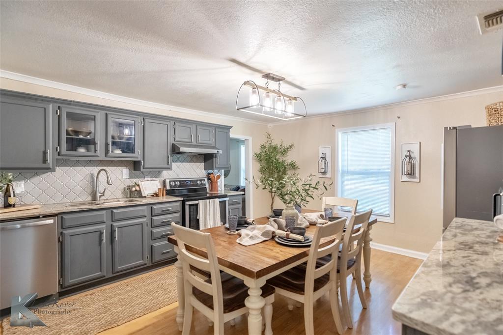 641 3rd Street Property Photo 16