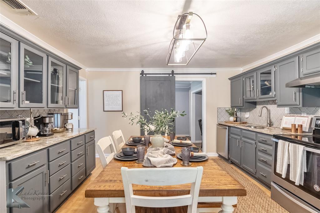 641 3rd Street Property Photo 17