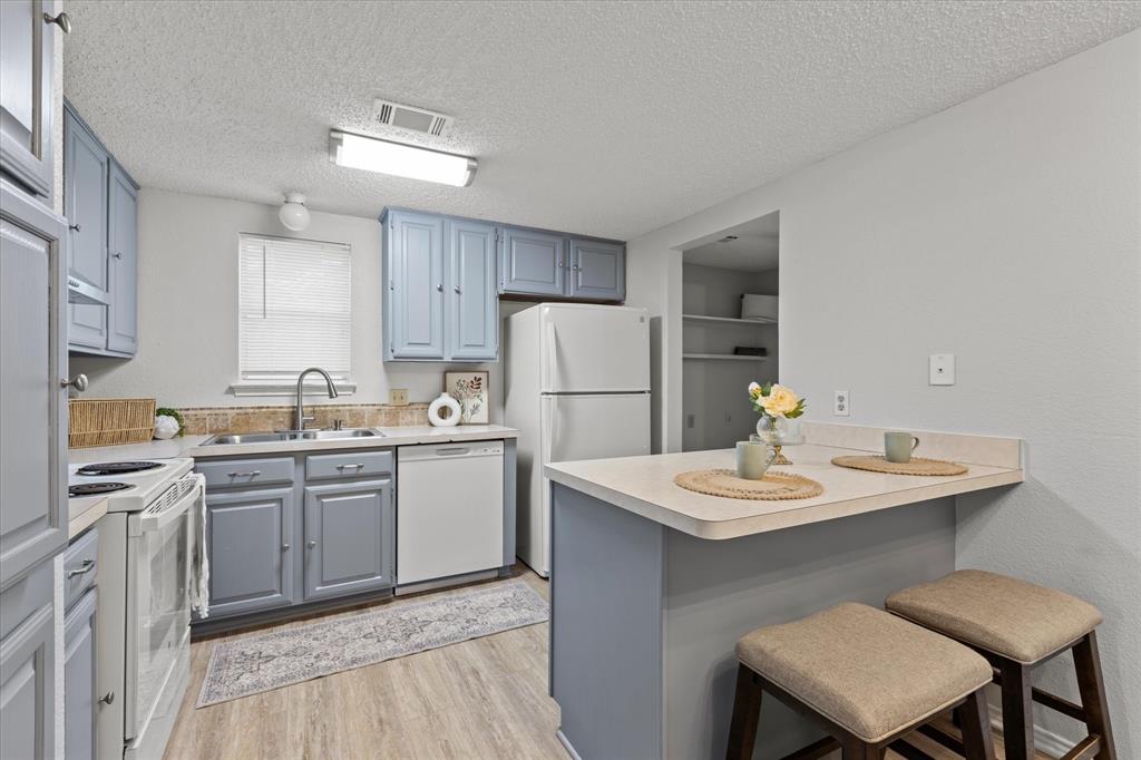 6706 Copperwood Court Property Photo 5