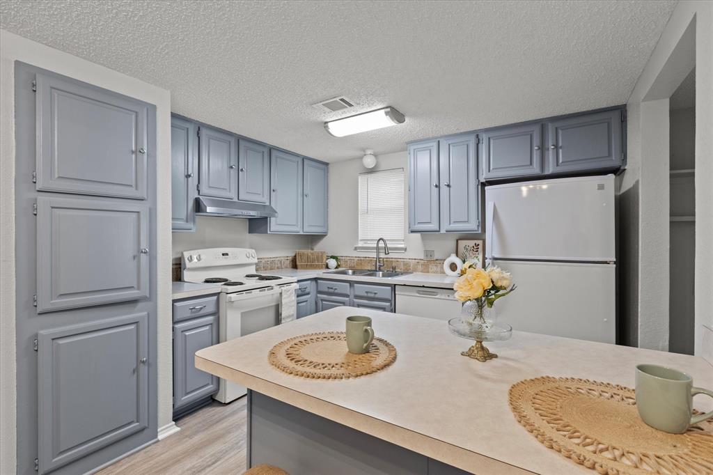 6706 Copperwood Court Property Photo 6