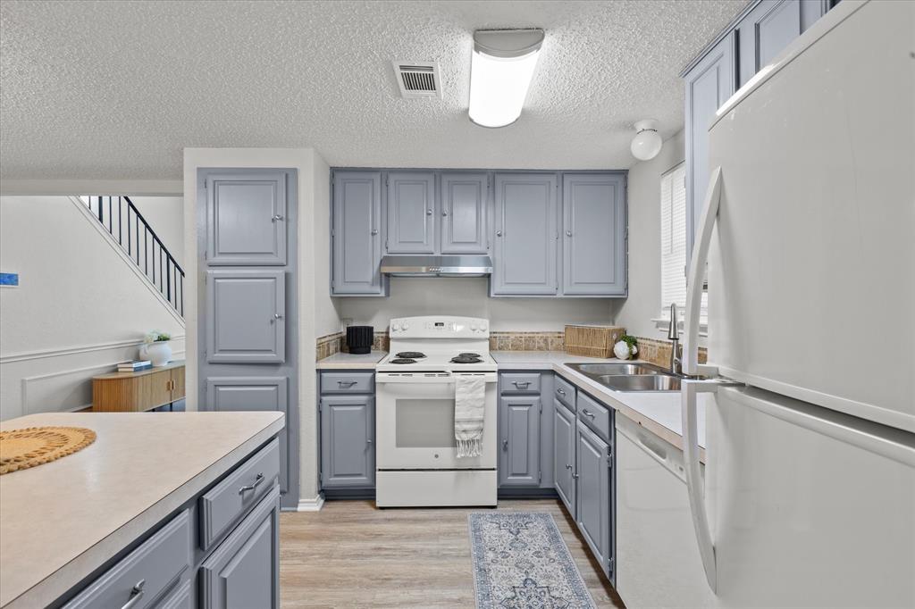 6706 Copperwood Court Property Photo 8