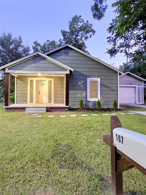 107 W Redbud Street Property Photo 1