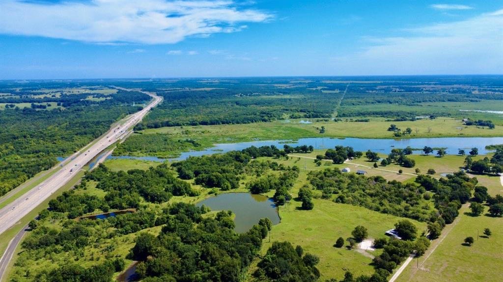 800 S 45 Highway E Property Photo 3