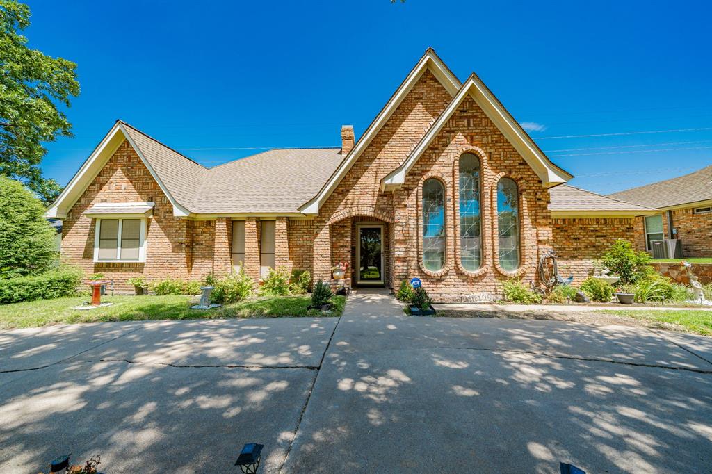 5040 Lake View Circle Property Photo 1