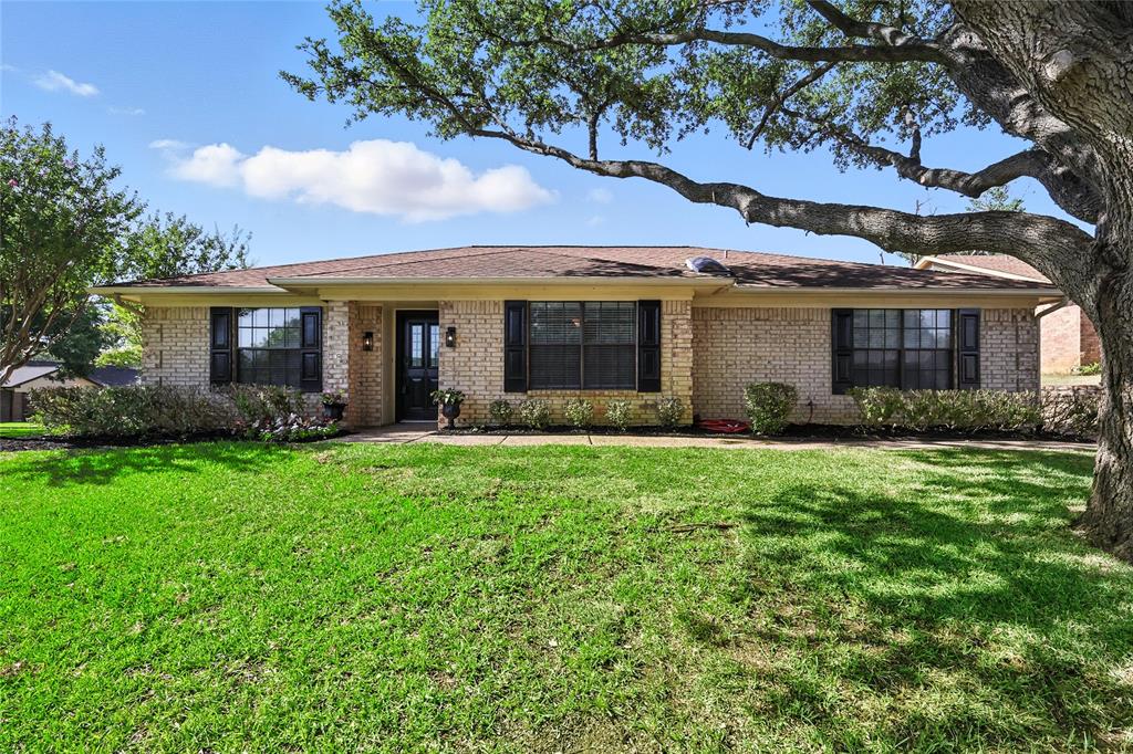 901 Spring Oak Court Property Photo 1