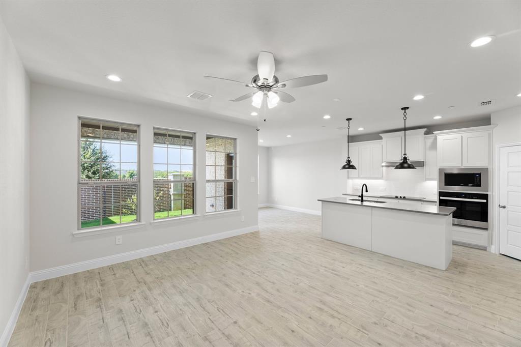 670 Sandiford Property Photo 10