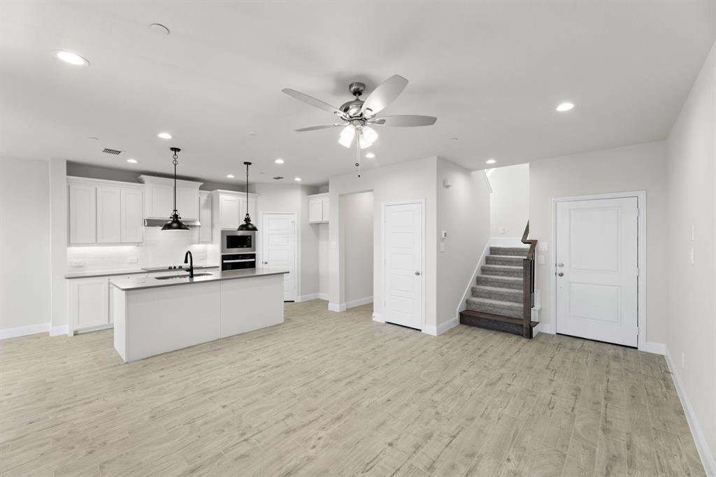 670 Sandiford Property Photo 13
