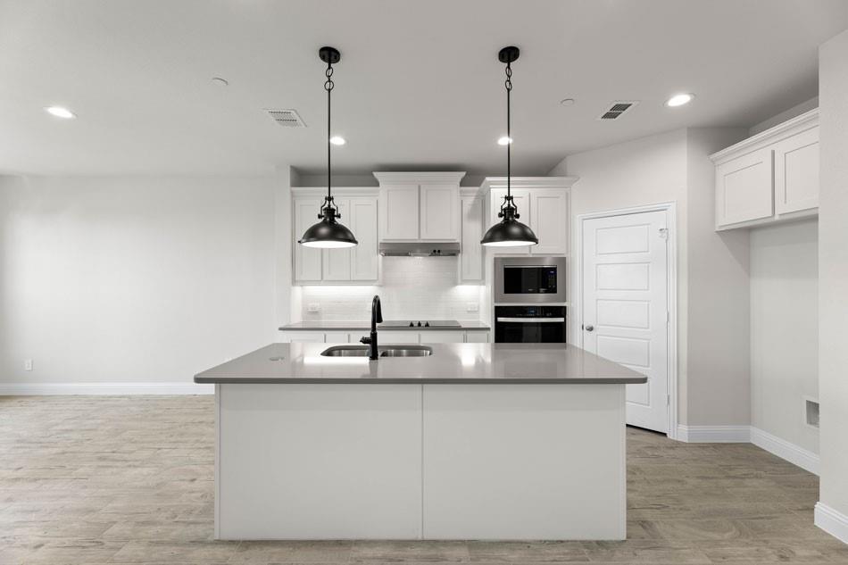 670 Sandiford Property Photo 14