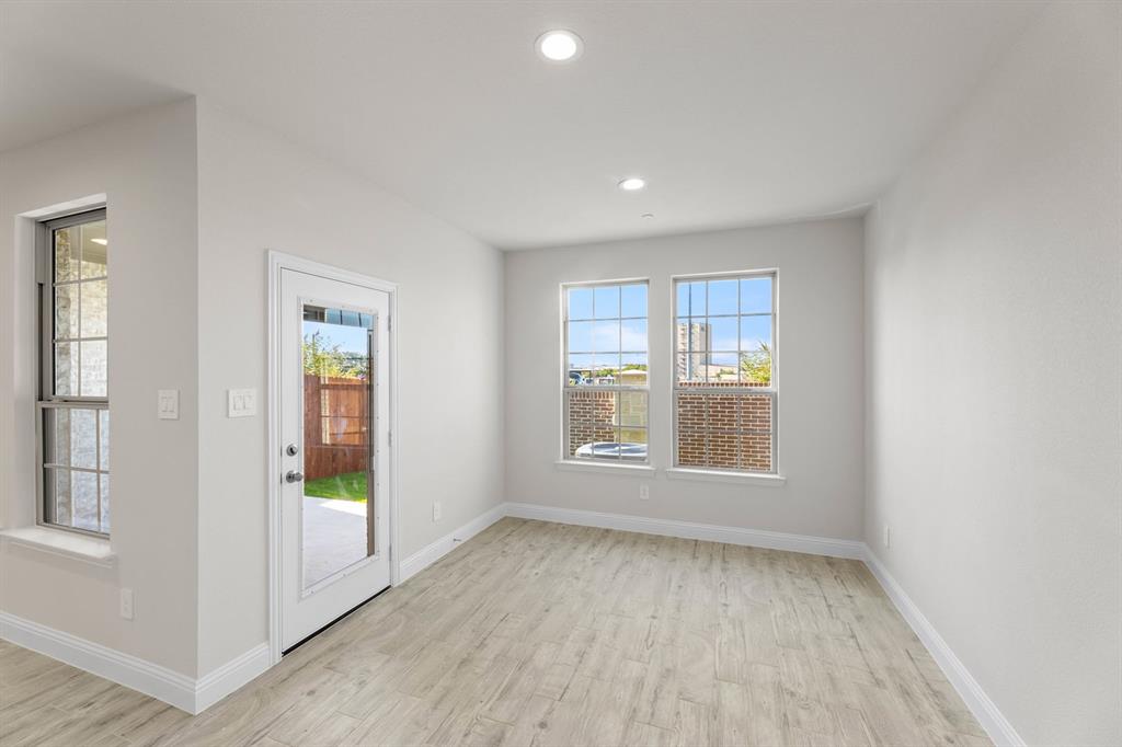 670 Sandiford Property Photo 17