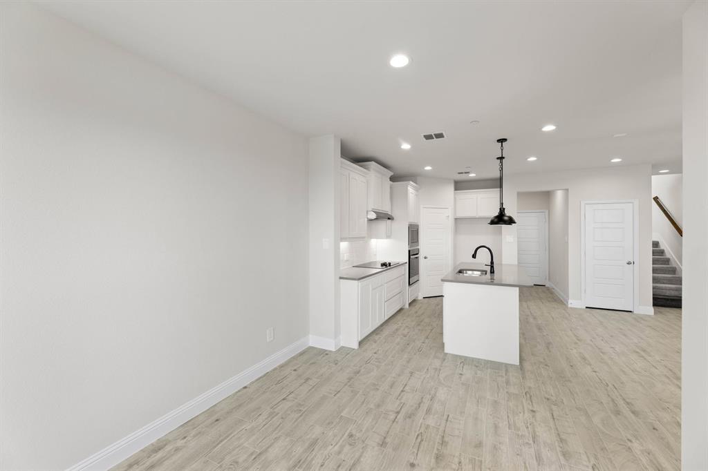 670 Sandiford Property Photo 19