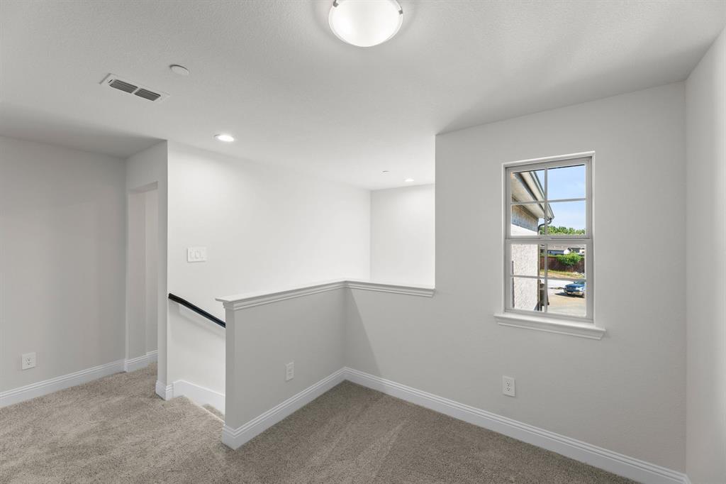 670 Sandiford Property Photo 27
