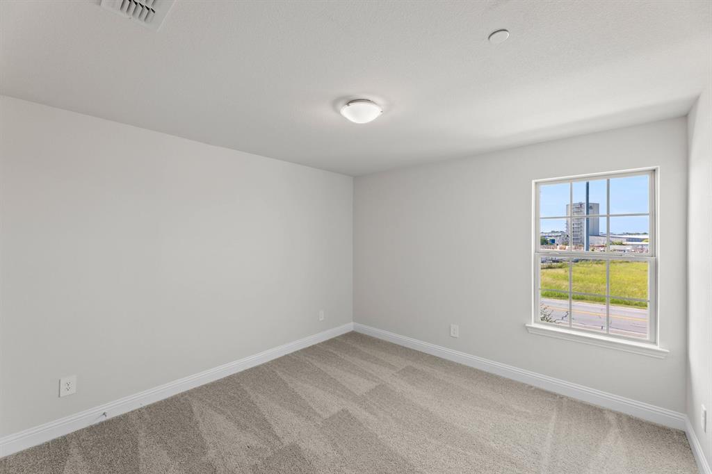670 Sandiford Property Photo 28