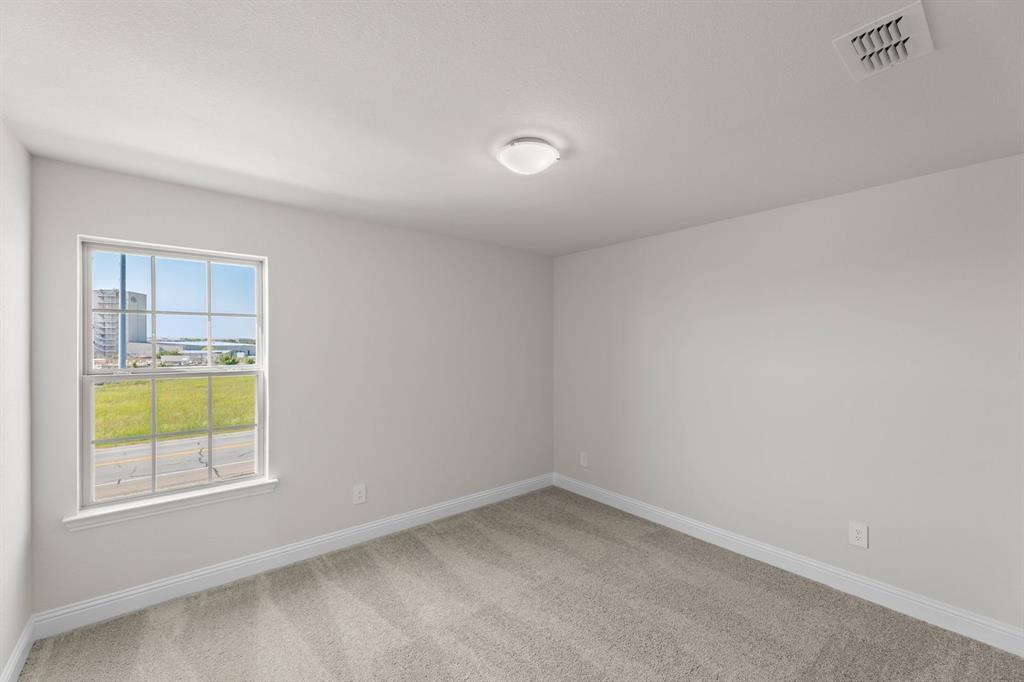 670 Sandiford Property Photo 29