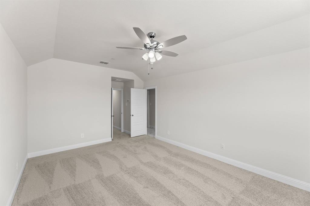 670 Sandiford Property Photo 32