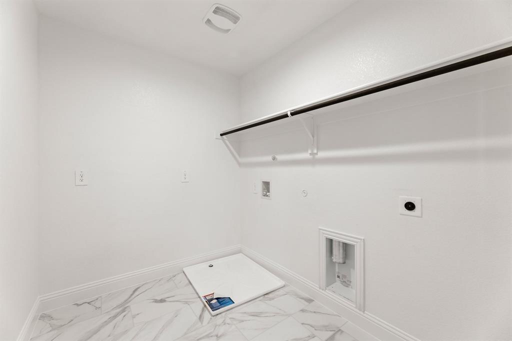 670 Sandiford Property Photo 37