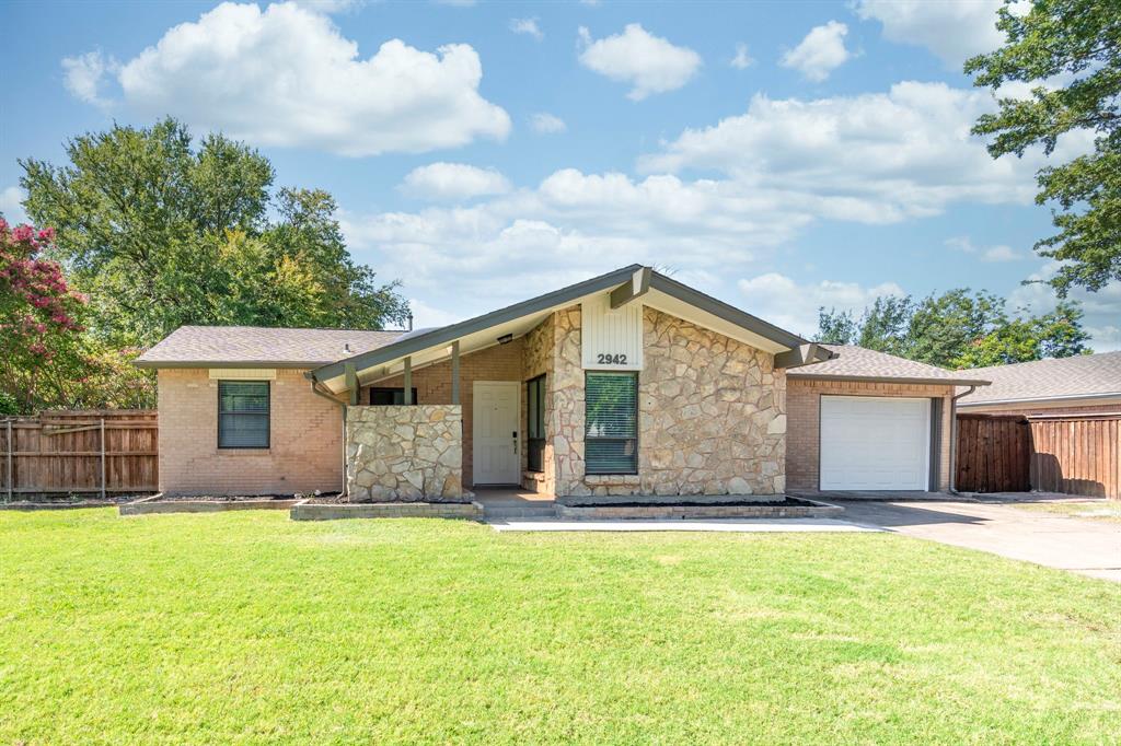 2942 Esterbrook Drive Property Photo 1