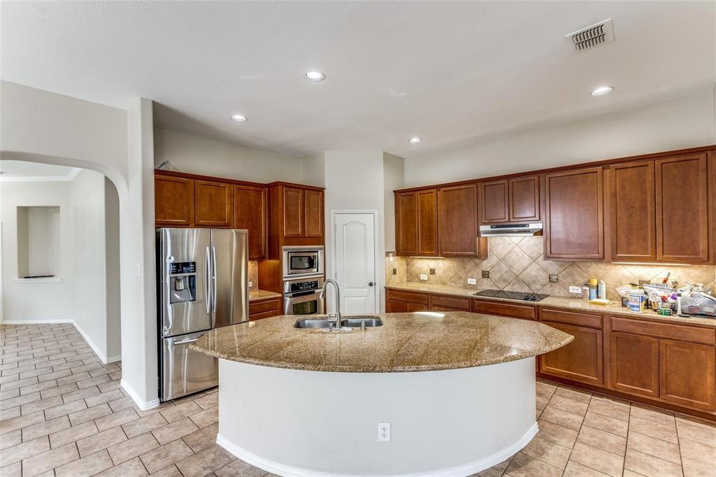 14625 Riverside Drive Property Photo 1