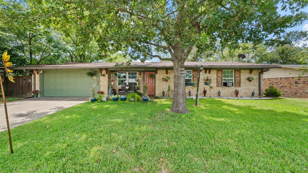230 Dodson Street Property Photo 1