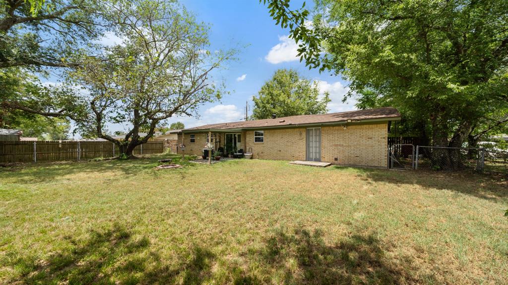 230 Dodson Street Property Photo 16