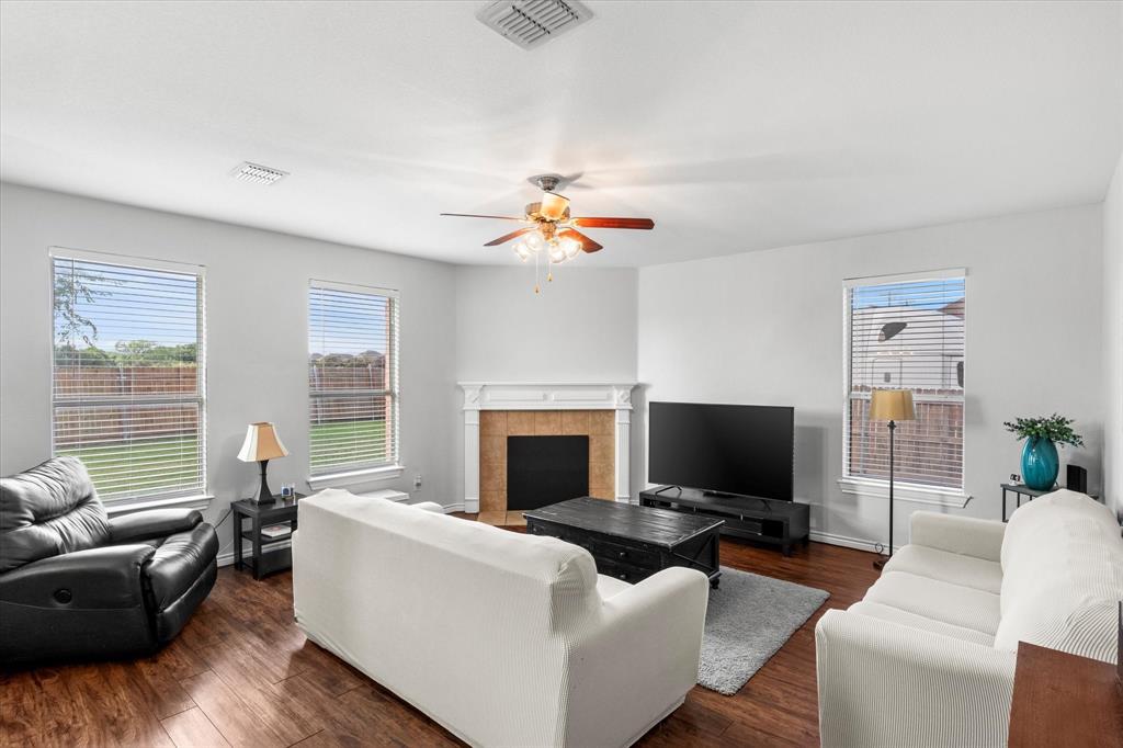 1700 Cowtown Court Property Photo 4