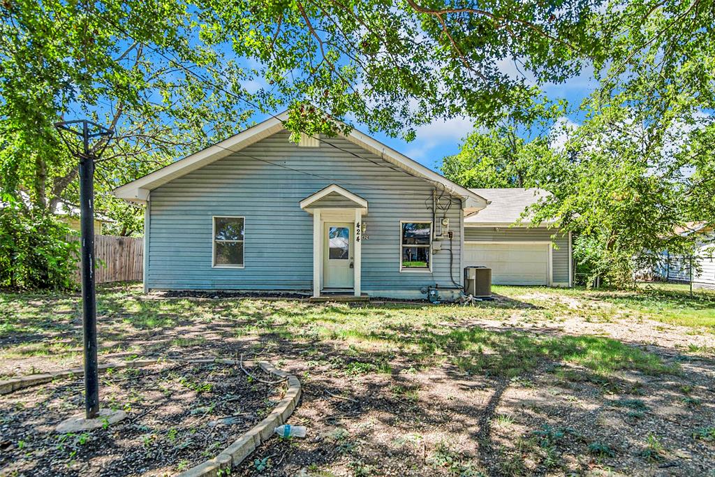 424 Denton St Street Property Photo 1